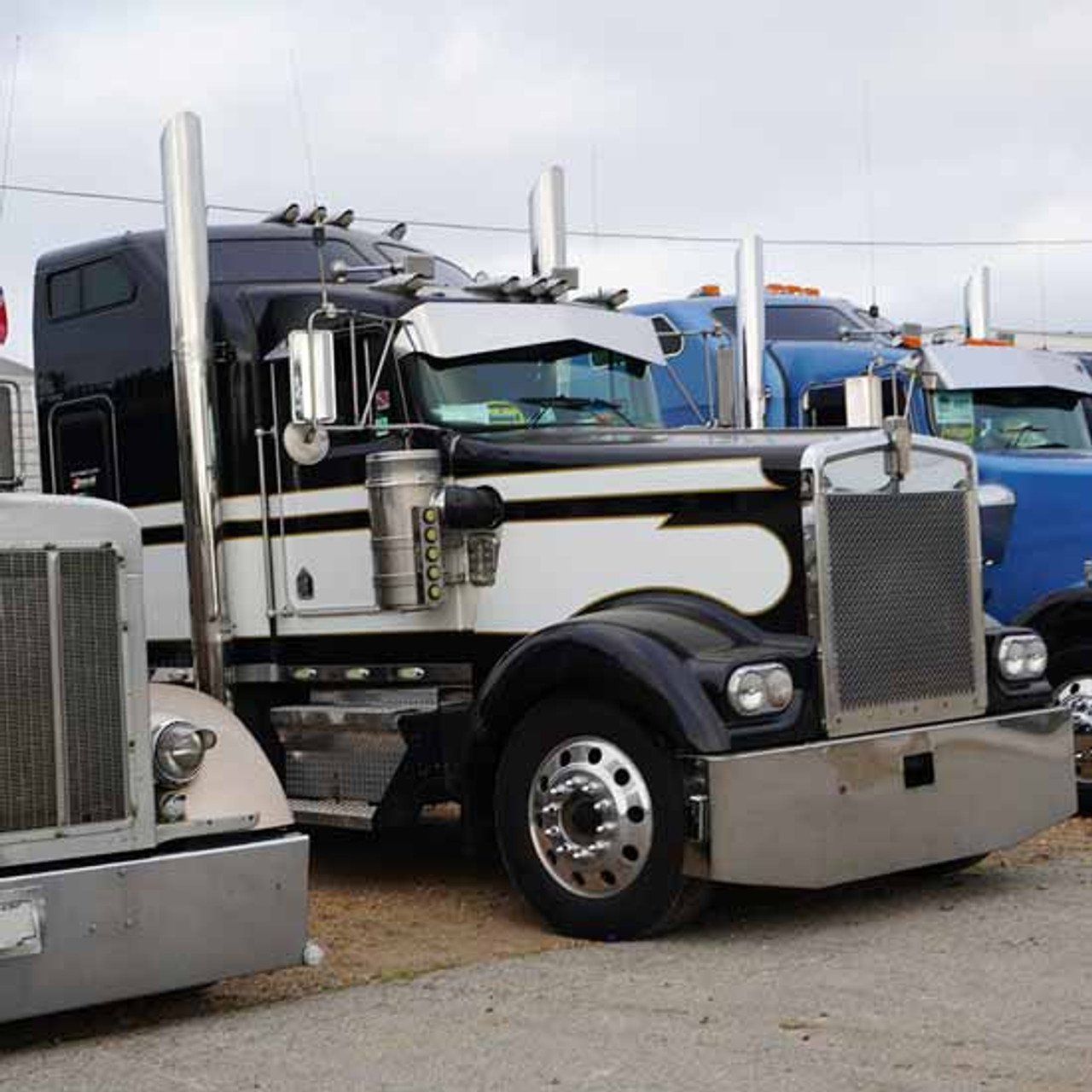 Kenworth W900L Custom Truk-Rodz Hood Fiberglass By Jones