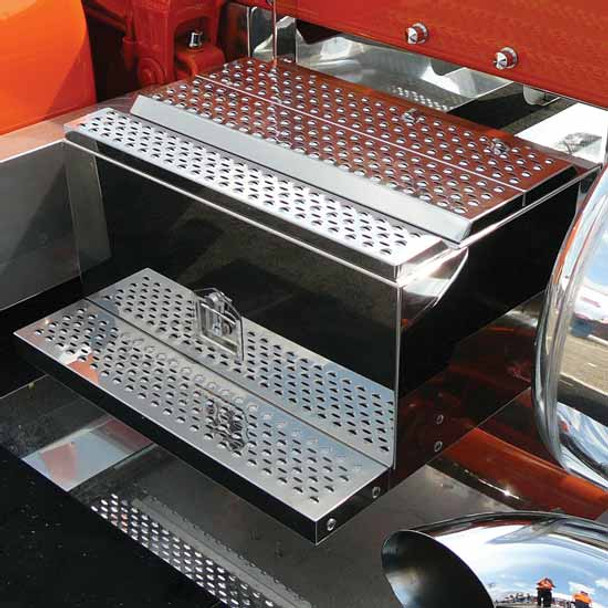 Peterbilt 379 Frame Tool Box 30 Inch With Full Top Step Stainless Steel Peterbilt 379 Frame Tool Box 30 Inch With Full Top Step Stainless Steel