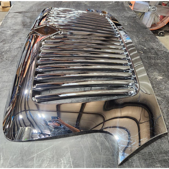 BLEMISHED: Chrome Plastic Factory Style Grille-For International 4100-4400 DuraStar