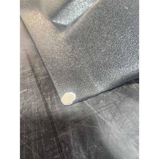 BLEMISHED: Kenworth T600 Aero Center Tank Skirt-Driver Side