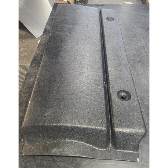 BLEMISHED: Kenworth T600 Aero Center Tank Skirt-Driver Side