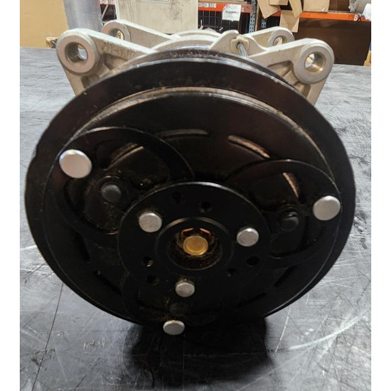 BLEMISHED: AC Compressor DKS15CH With 6 Groove Clutch For Isuzu NPR