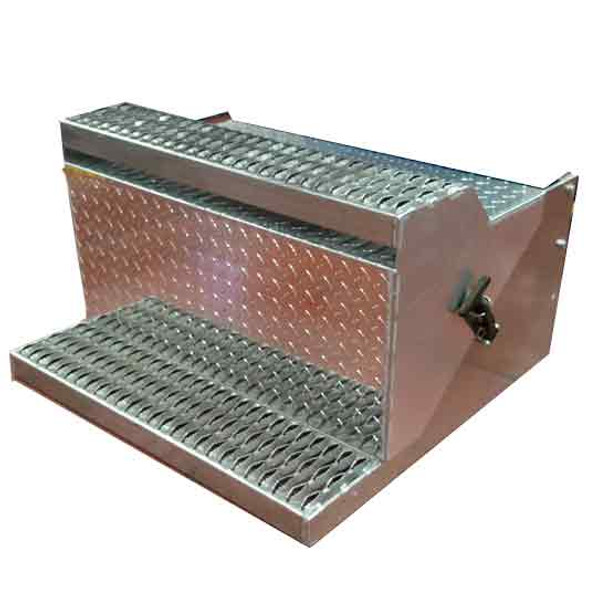 Peterbilt 359, 377, 378, 379 Diamond Plate Aluminum Battery Box W/ Smooth Sides & Early Style Steps 31 X 30 X 15 Inch by CSM Peterbilt 359, 377, 378, 379 Diamond Plate Aluminum Battery Box W/ Smooth Sides & Early Style Steps 31 X 30 X 15 Inch by CSM