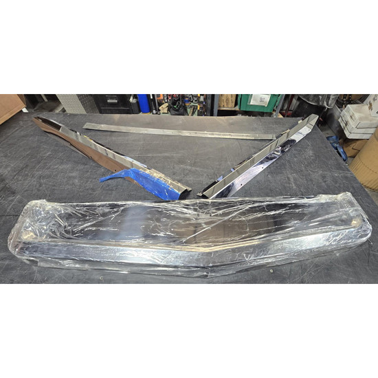 BLEMISHED: Kenworth W900B 4 Piece Stainless Grille Surround With 48.25 Inch Top Crown