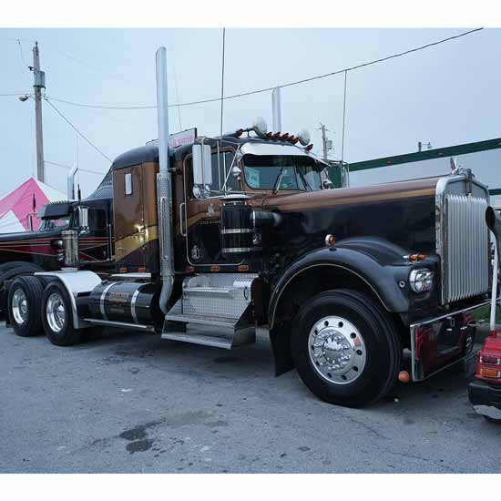 BESTfit 45 Inch Diamond Plate Battery Box For Kenworth W900A & W900B 1984-Older W/ Center Step