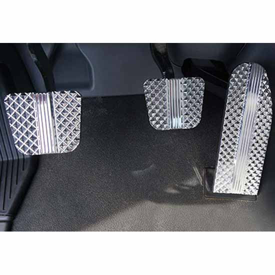 Raised Diamond Cut Billet Pedal Kit For Kenworth T660, T680, T880, W990