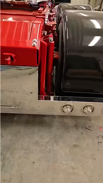 Peterbilt 379 truck with custom sleeper bar fabricated by 4 State Trucks for Mike Hathorn