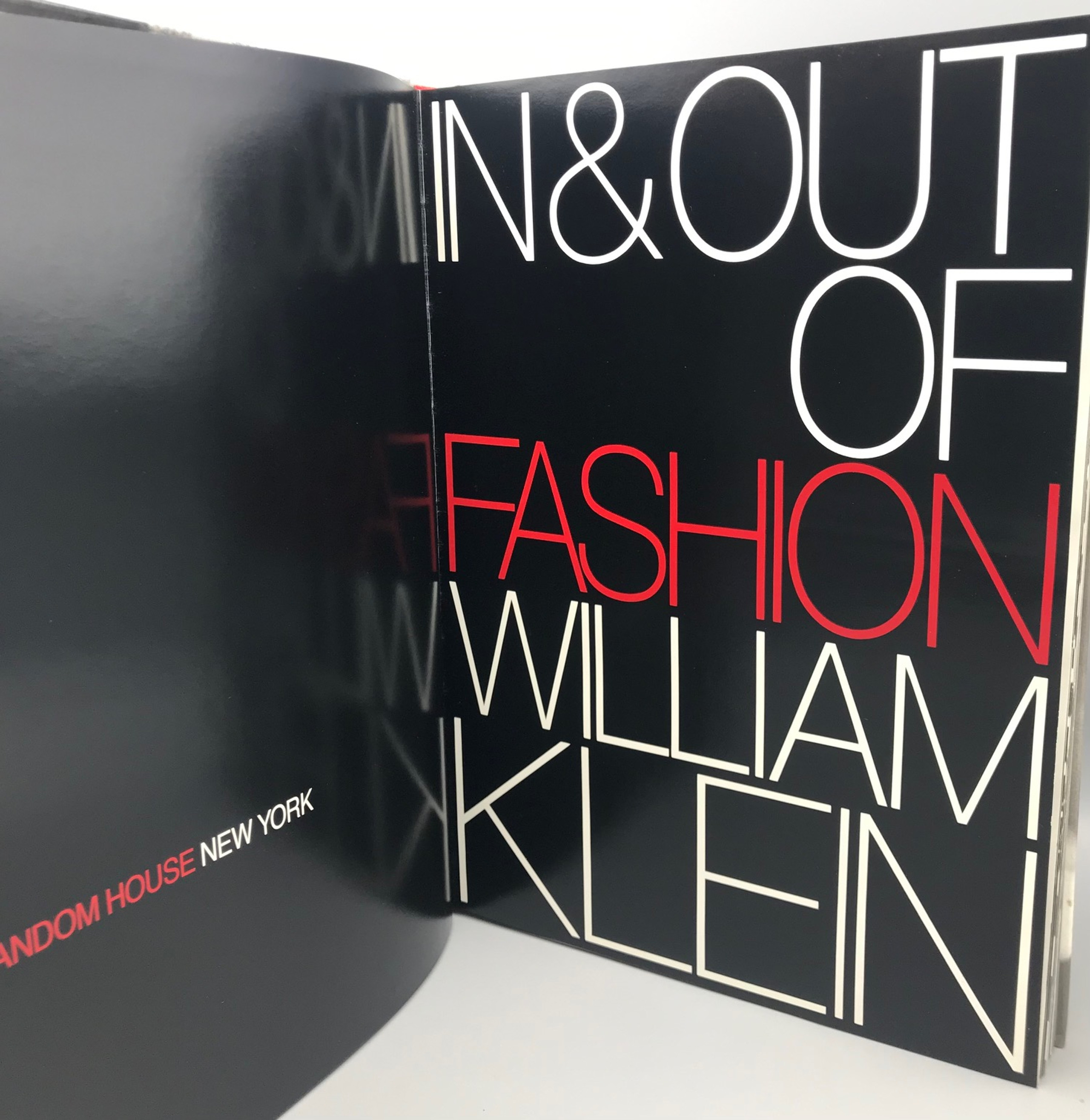 WILLIAM KLEIN IN & OUT OF FASHION 写真集　古本 William Klein: In and Out of Fashion (Signed) — PDNB Gallery