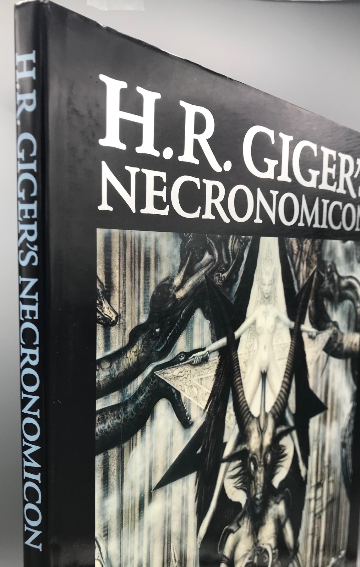 H.R. GIGER S NECRONOMICON intro. by Clive Barker 1992 2nd printing DJ