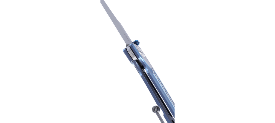 Fidus™ Frame Lock angled feature highlight