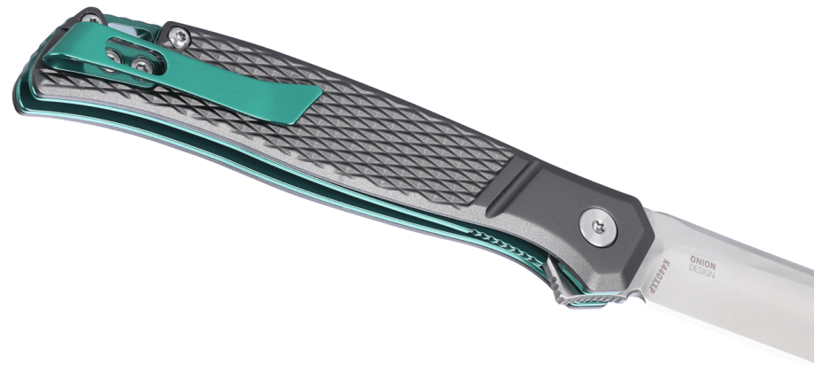 Scar Liner Lock angled feature highlight