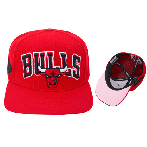CHICAGO BULLS WORDMARK AND LOGO SNAPBACK HAT(RED)