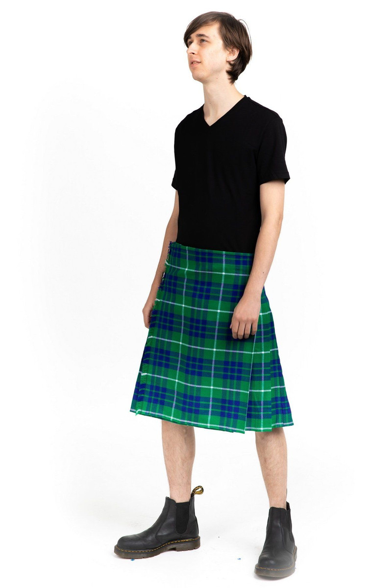 Hamilton Green Hunting bespoke kilt worn with black T-shirt and boots, three-quarter view