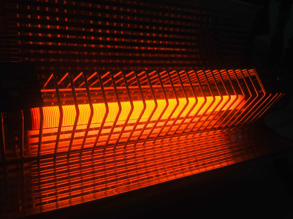 Infrared Sauna Heater Types: Ceramic Heaters vs Carbon Fiber Heaters - JNH  Lifestyles