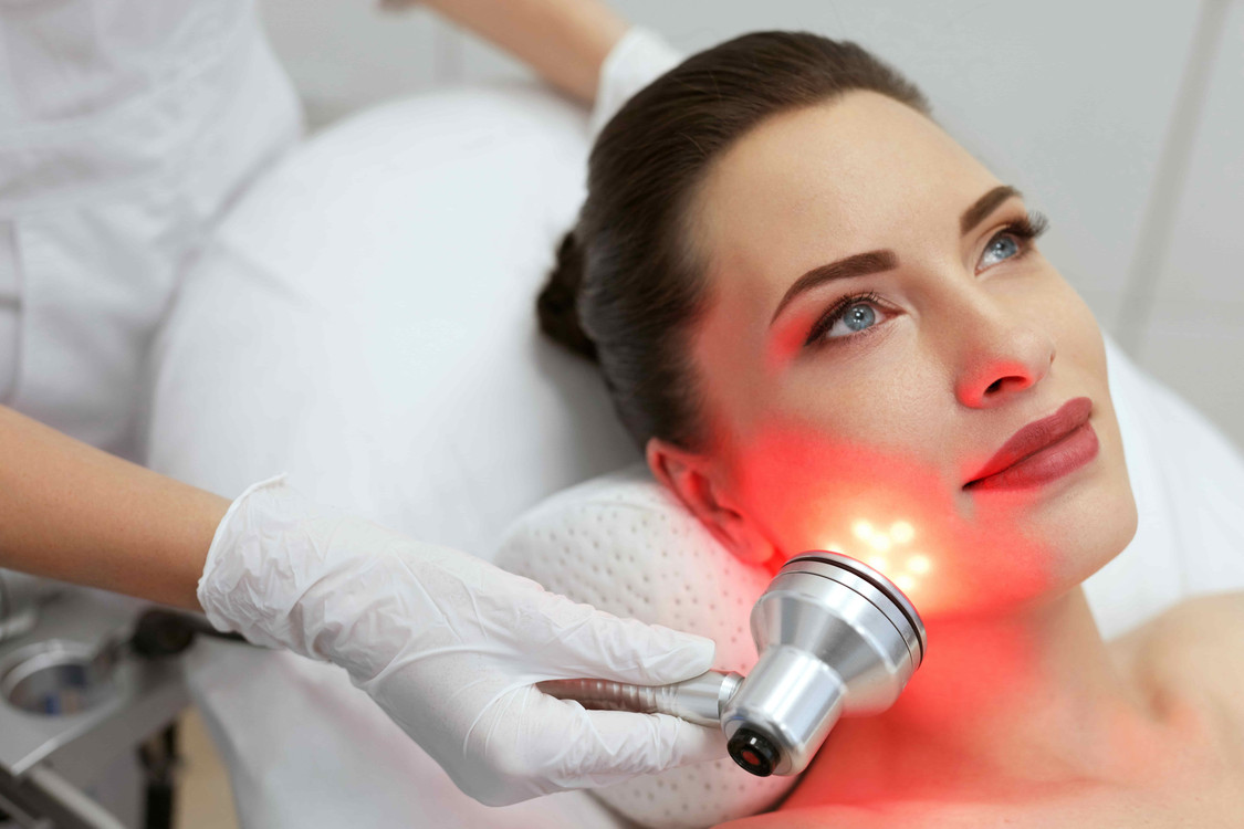 What Are the Differences Between Infrared Saunas and Red Light Therapy -  JNH Lifestyles