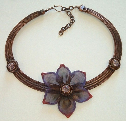 LOTUS FLOWER CURVED NECKLACE