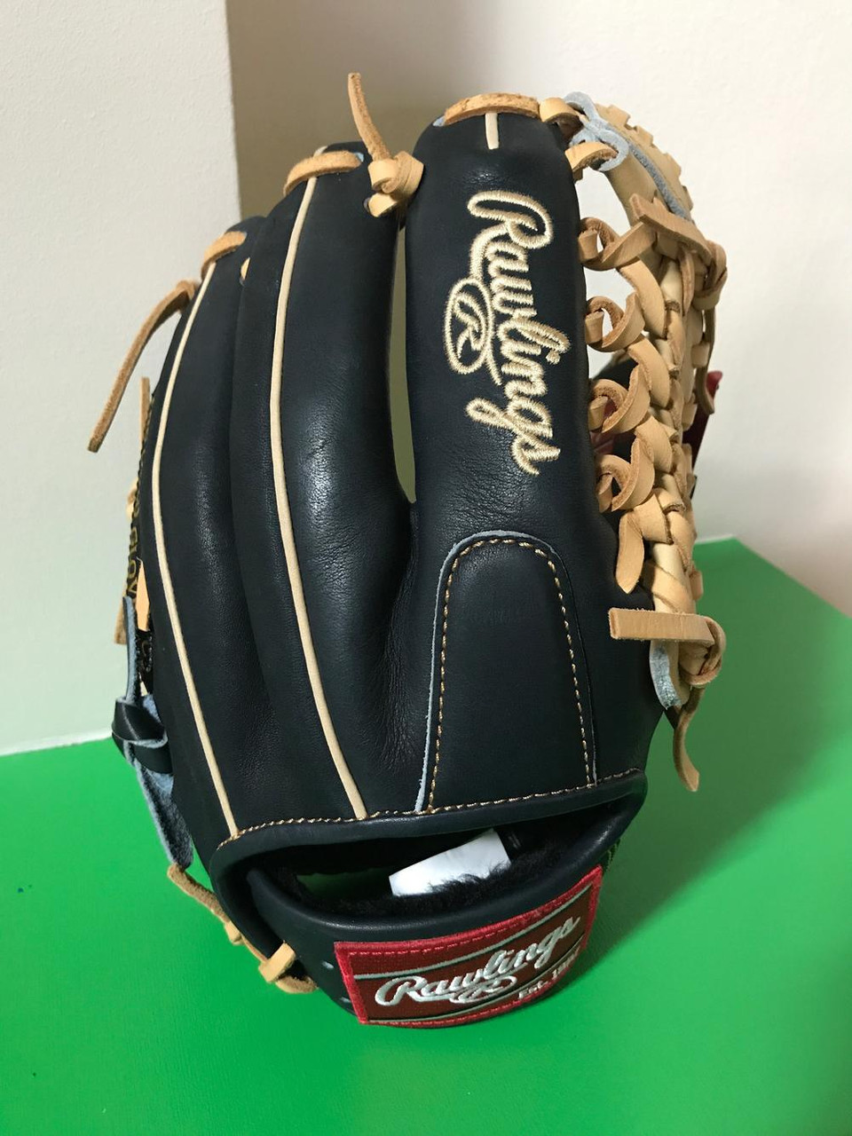 Rawlings Heart of the Hide Baseball Glove 11.50 inch PRO200-4NC - Beacon  Sporting Goods