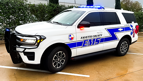 Striking first responder vehicle graphics for enhanced recognition