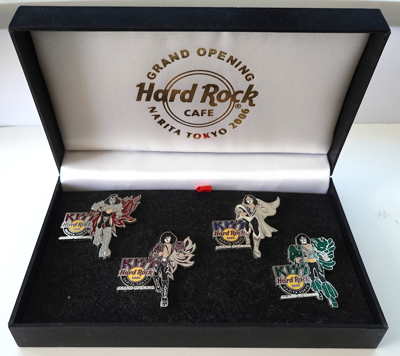 KISS Hard Rock Cafe福岡 6周年記念ピンバッジセット DSC06829__37800.1741890004.JPG?c=2