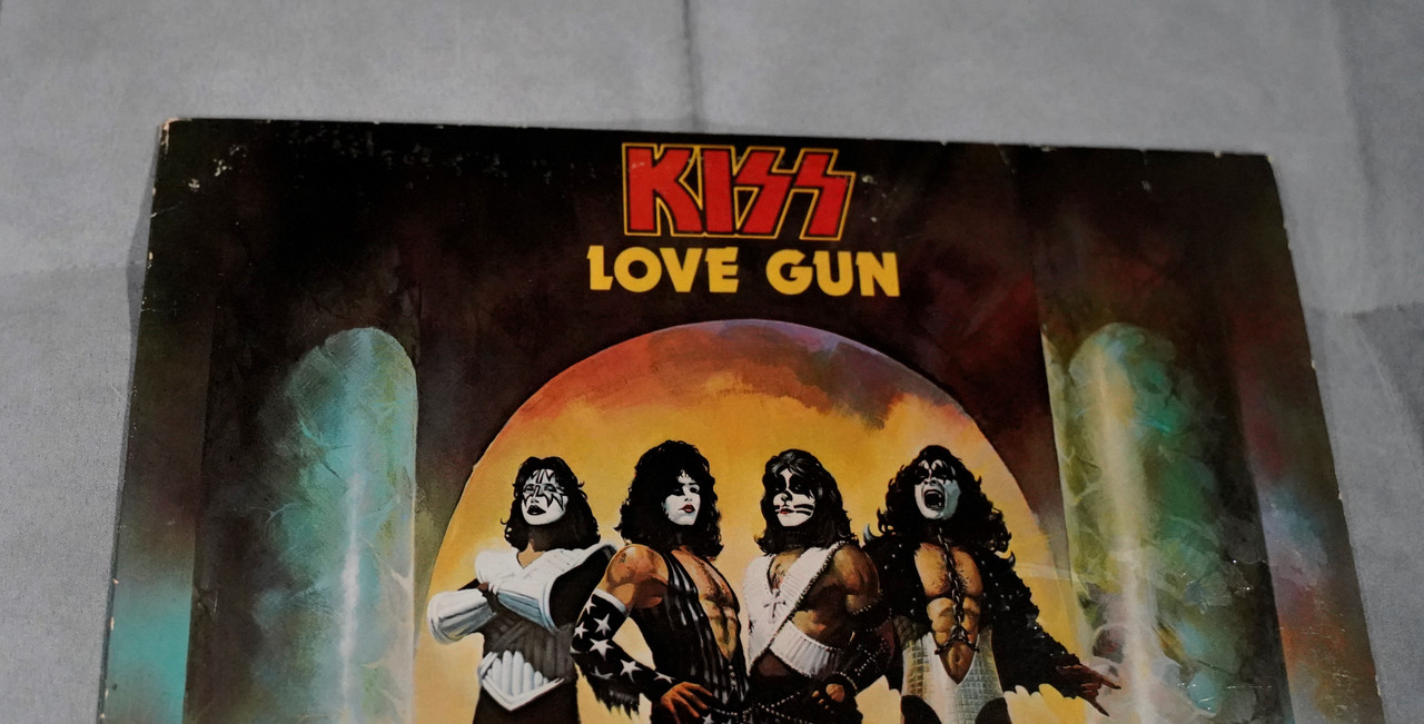 Love Gun LP NBLP 7057 with Merch Insert