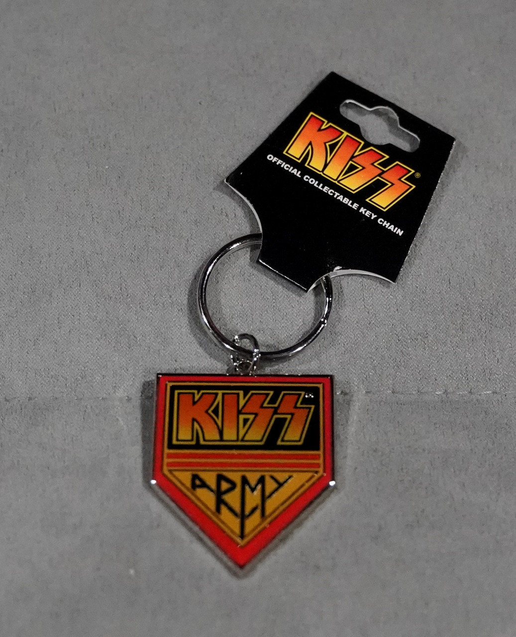 rotkissarmykeychain__42099.