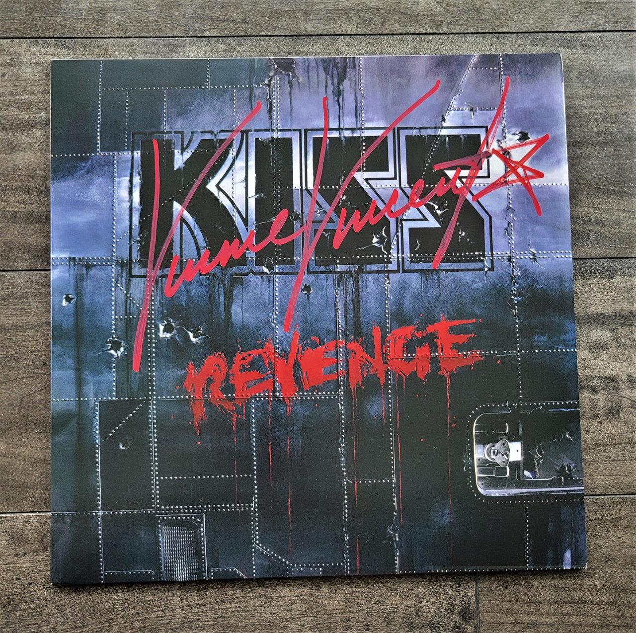 KISS REVENGE サイン入りアルバム KISS REVENGE VINYL ALBUM AUTOGRAPHED BY GENE SIMMONS PAUL STANLEY