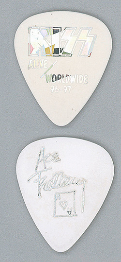 Ace Authentic Enrique Iglesias サインボール KISS Ace Frehley Alive Worldwide White Prism Reunion Tour Guitar Pick