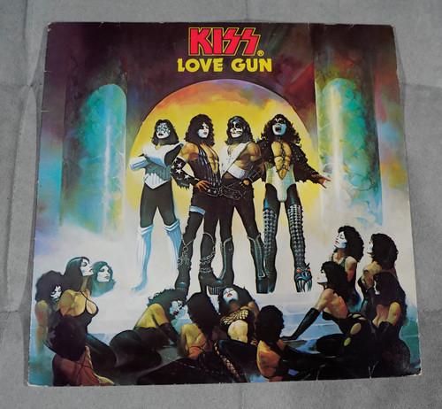 KISS Love Gun LP NBLP 7057 with Merch Insert and Love Gun Pittman