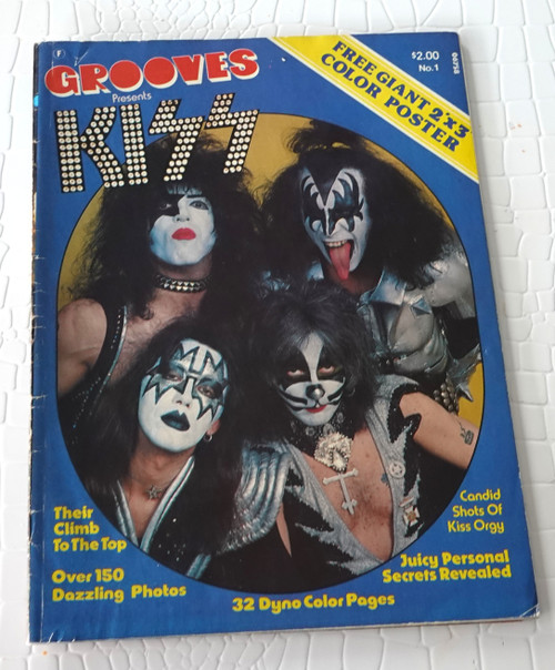 Grooves Presents KISS Issue 1