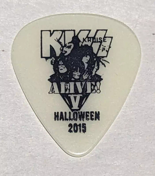KISS Kruise V Glow Guitar Pick KISS Kruise V Glow Guitar Pick