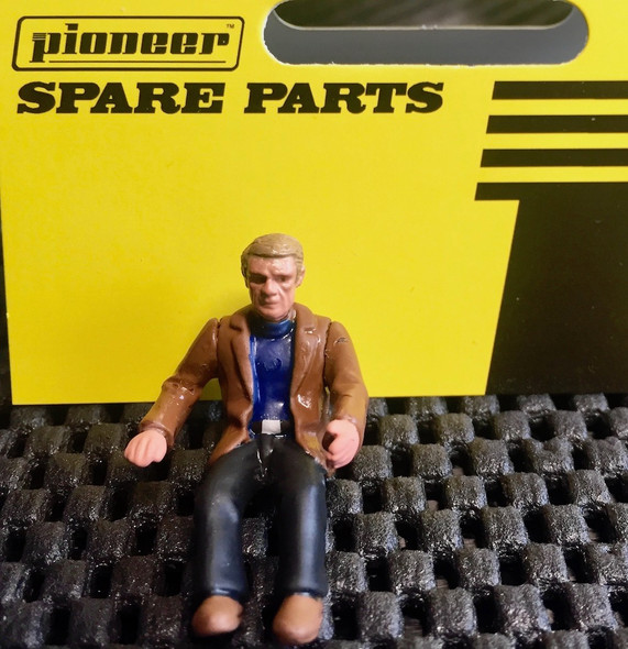 Pioneer FD201331 Painted Car Driver Figure Steve McQueen 1/32 Slot Car