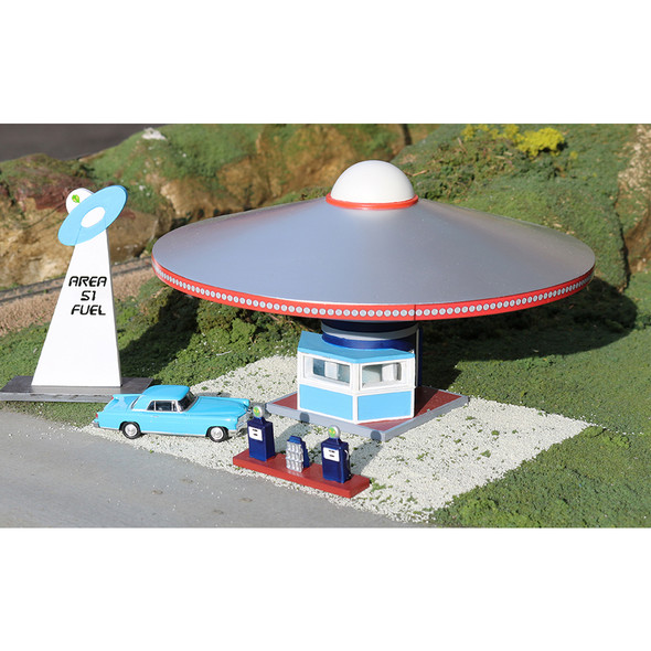 Bachmann 35213 Area 51 Fuel with Pumps - Roadside U.S.A Building HO Scale