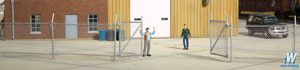 Walthers 933-3125 Chain Link Fence Kit Approximately 80" Up to 2 Gates : HO Scale