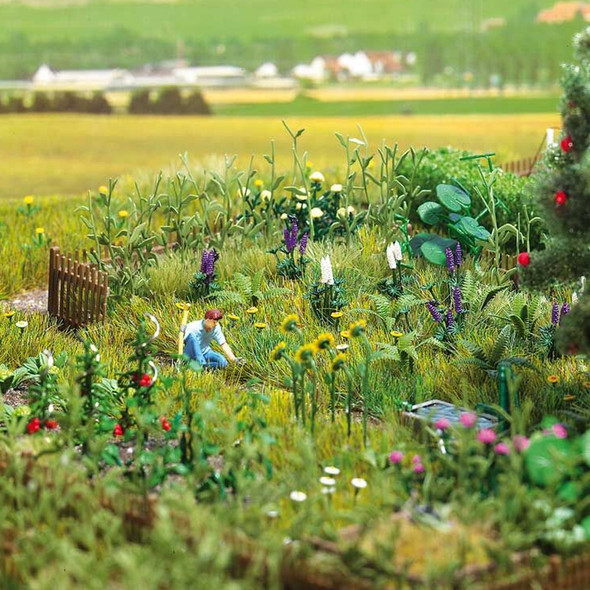 Walthers 949-1117 Overgrown Garden Kit - 5-1/8 x 6-11/16 13 x 17cm HO Scale