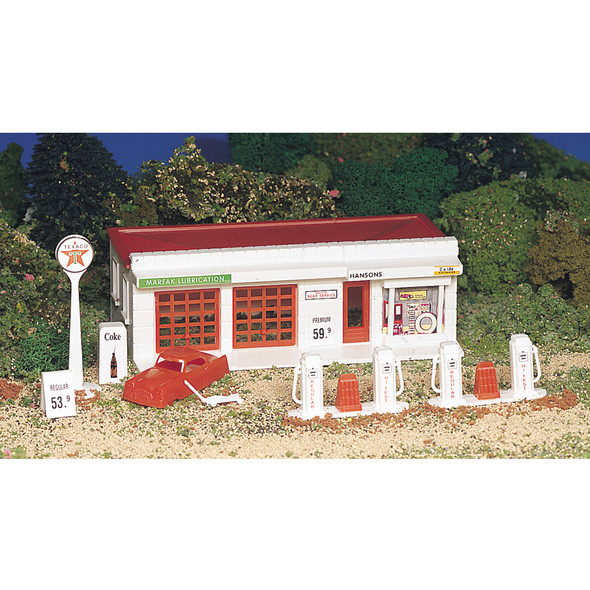 Bachmann 45174 Plasticville Classic Kit - Gas Station HO Scale