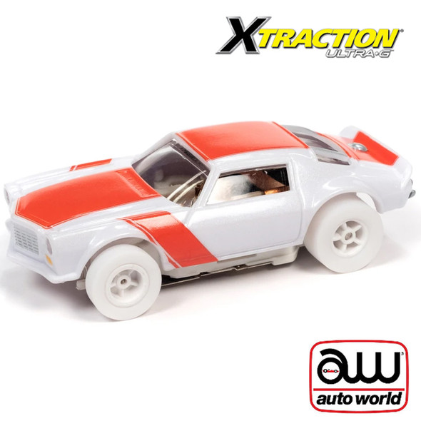 Auto World Xtraction Flamethrower R33 1970 Chevrolet Camaro iWheels HO Slot Car