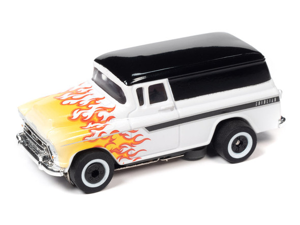 Auto World Thunderjet 1957 Chevrolet Suburban White HO Scale Slot Car