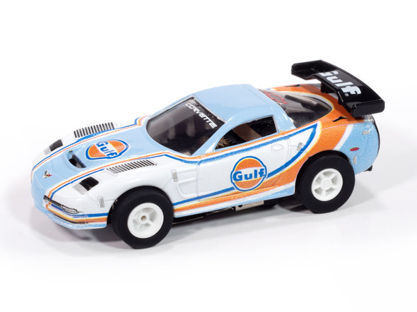 Auto World Xtraction 2004 Chevy Corvette C5R (Gulf White & Blue Gulf livery) HO Slot Car