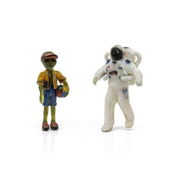 Woodland Scenics A2861 Cosmic Travelers - O Scale