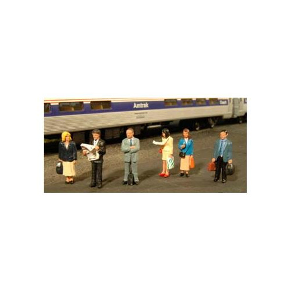 Bachmann Standing Platform Passengers HO Train Figures 33110
