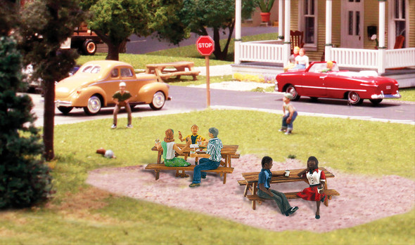 Woodland Scenics Outdoor Dining N Train Figures A2214