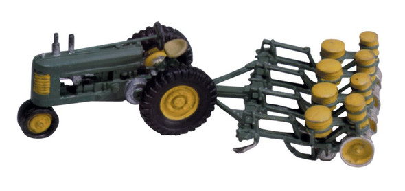 Woodland Scenics D208 Seeder & Tractor 1938-1946 : HO Scale Kit