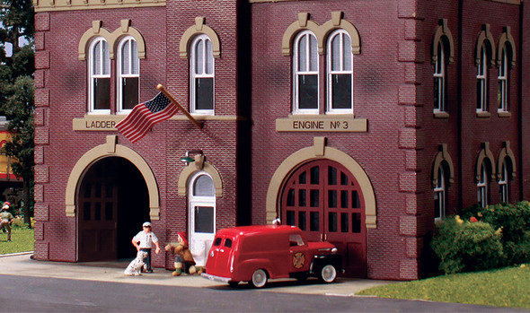 Woodland Scenics Sparky & The Chief HO Railroad Train Figure / Vehicle AS5559