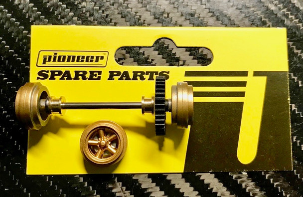 Pioneer Rear Axle Assembly (no Tyres) All Gold Torq Thrust Wheels 1/32 Slot Car