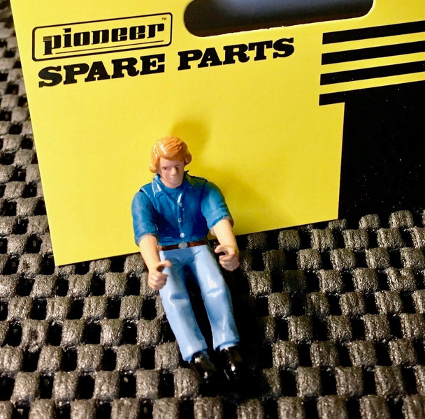 Pioneer FD203433 Painted Street Car Driver Figure 1/32 Slot Car