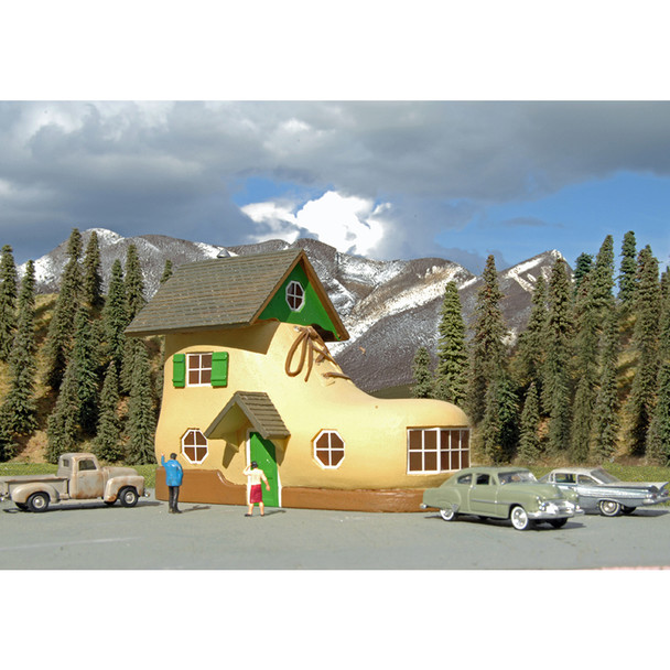 Bachmann 35209 Shoe House - Roadside U.S.A Building HO Scale