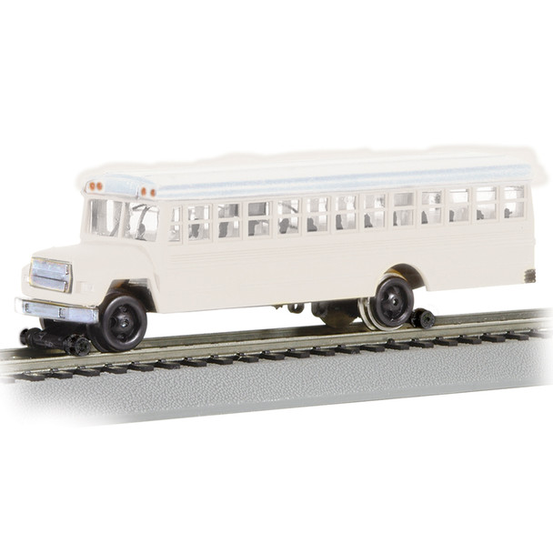 Bachmann 46215 Bus w/ High Railers - White HO Scale