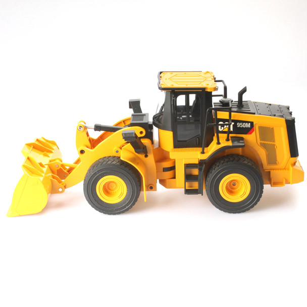 Diecast Masters CAT 25003 1/24 RC 950M Wheel Loader RTR w/ Radio/Battery