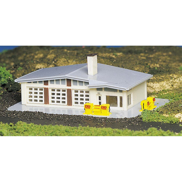 Bachmann 45904 Plasticville Gas Station Built-Up Train Building N Scale