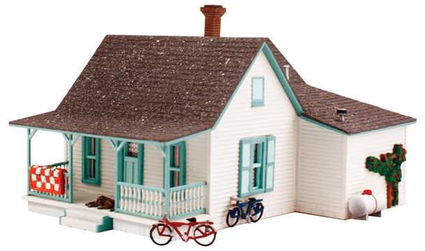 Woodland Scenics Pre-Fab Country Cottage HO Railroad Train Building  PF5186